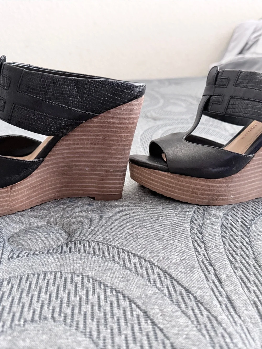 Elaine Turner Black Leather Platform Sandals with Wood-Look Sole